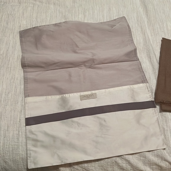 Dachshund 100% Cashmere Dark Natural Scarf - Picture 4 of 5